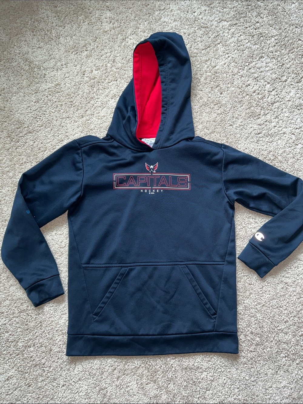 Capitals hockey fan hoodie. Fits 9-10 yrs